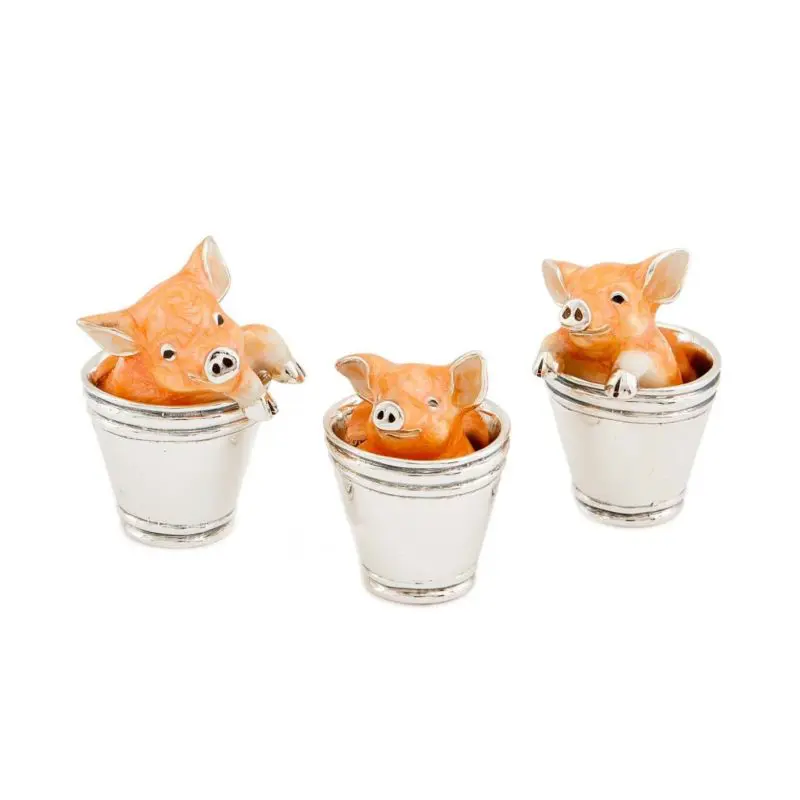 Tris Pigs in the Bucket